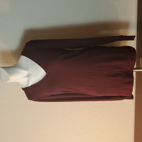 Lucky Brand Burgundy Women's V-Neck Sweater, S/P - Picture 2 of 14